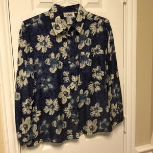 ⬇️PRICE DROP🎉Metro Express Long Sleeve Top, Sz L